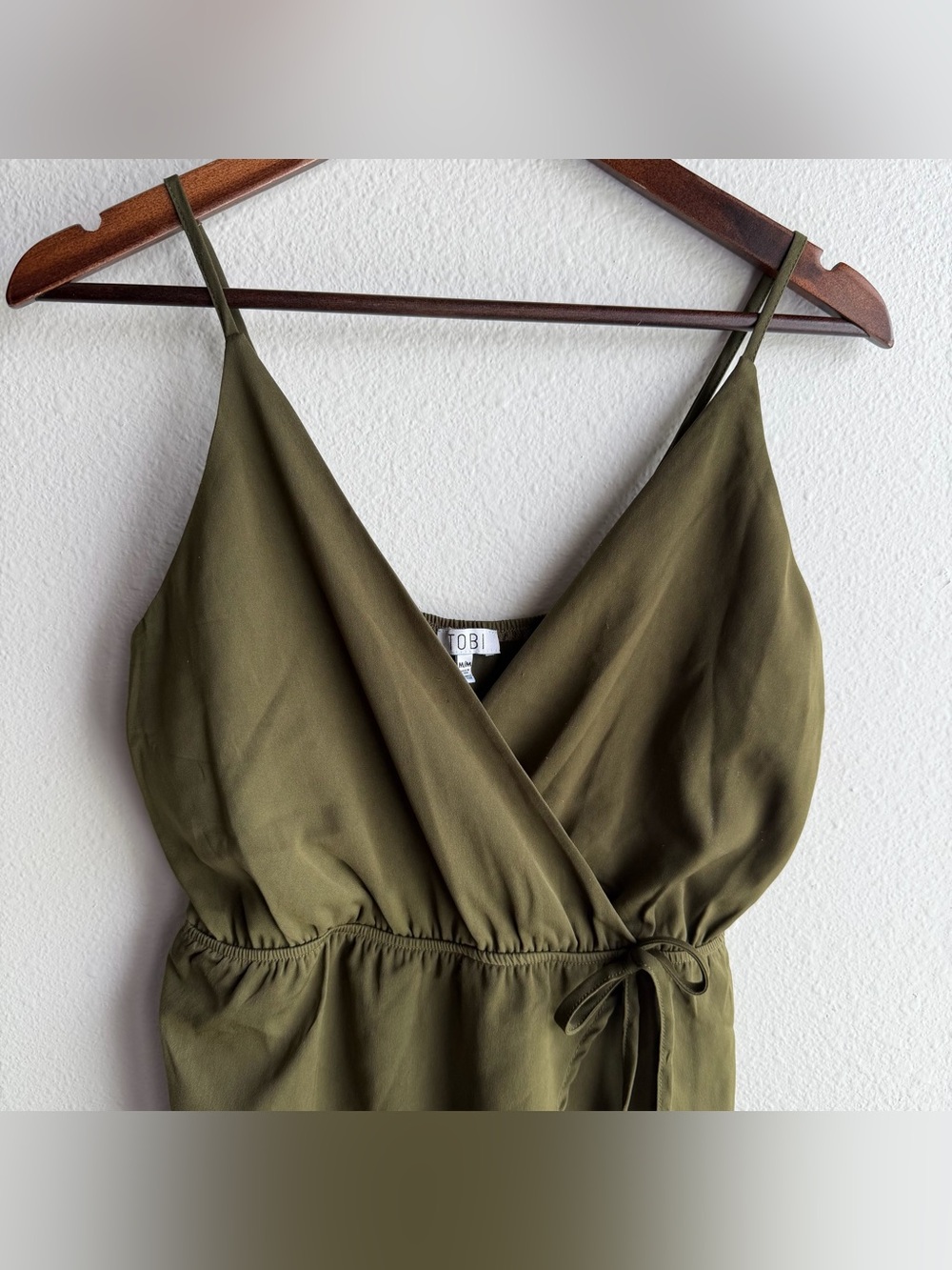 Tobi Olive Green Surplice Romper Shorts Medium Elastic Waist Lightweight Casual - Picture 2 of 15